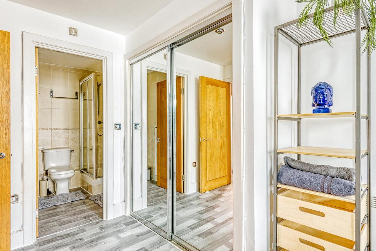 Riverside 2-Bedroom Apartments Londres Exterior foto